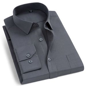 Chemises habillées de base à manches longues pour hommes Chemises à carreaux simples Poche formelle Business Standard-Fit Work Office Plaid / Chemise à rayures 210708