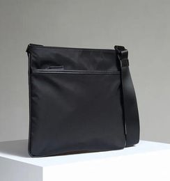 Bolso de mensajero a la moda para hombre, maletín de hombro, tela impermeable, bolsa de almacenamiento para teléfono móvil y ordenador, bolso de mano de diseñador