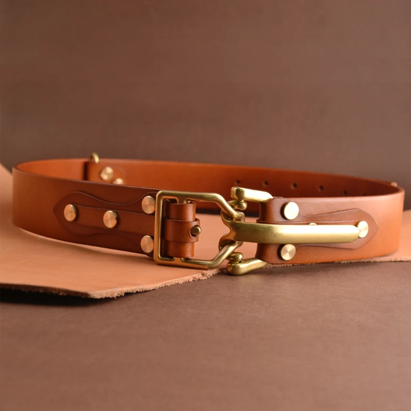 أول طبقة للرجال حزام كوسكين ديي المصنوع يدوياً من الجلد الأصلي أحزمة الفارس النحاس الدبوس