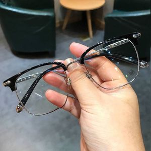 Les montures décontractées rétro de marque de lunettes pour hommes peuvent être équipées de lunettes de myopie à degré