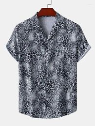 Sudaderas con capucha para hombre, patrón de leopardo de verano 2024 con bolsillos y camisa elástica de cuatro lados, estampado 3D, moda informal de manga corta
