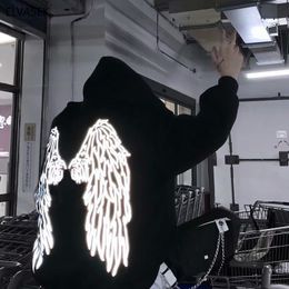 Heren Hoodies Lange Mouwen Reflecterende Shirt Harajuku S Vrouwen Japan Oversize Black Angel Wing Shiny Dek MET EEN KAP HOODIES 0709