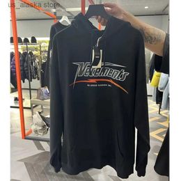 Heren Hoodies Sweatshirts 2023 Vetements Hoodie geborduurde letters Gedrukte voor- en achterste heren- en heren Sport Hoodie T230819