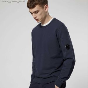 Sweats à capuche pour hommes Sweatshirts C.P Vêtements d'extérieur Automne et hiver Nouveaux hommes décontractés Conception de lentilles solides Poche zippée Solid Terry Col rond Sweat à capuche L230920