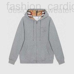 Sweats à capuche pour hommes Sweatshirts Designer Designer à carreaux Automne / Hiver Manteau Pull à manches longues Mode à capuche en pur coton et cheval de guerre pour femmes IE00