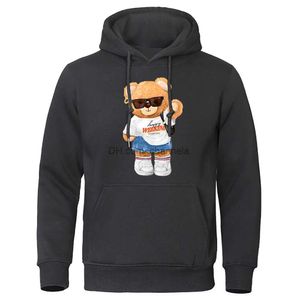 Sweats à capuche pour hommes Sweatshirts Happy Weekend Never Ends Teddy Bear Vêtements pour hommes Personnalité Nouveau Streetwear Poche Sweat-shirt en polaire Pull à col rond Hommes Sweat à capuche T240217