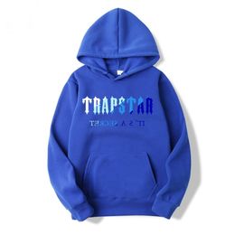 Sweats à capuche pour hommes Sweatshirts TRAPSTAR Survêtement Marque Imprimé Sportswear Hommes 18 Couleurs Chaud Deux Pièces Ensemble Lâche Sweat À Capuche Pantalon Ensemble À Capuche Jogging 220905