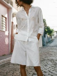 Sweats à capuche pour hommes Vintage Boho Cutwork broderie Shorts ensembles tenues chemise à manches 3/4 et taille élastique Bermuda 2 pièces ensemble femmes vêtements