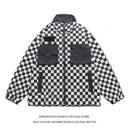 Chaquetas de hombre llegada Chess Plaid Patchwork bolsillos hombres chaqueta cortavientos de gran tamaño Unisex mujer Retro Vintage abrigo Chic Strettwear 220927