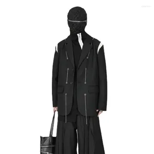 Vestes pour hommes Vêtements noirs Veste de costume à manches longues pour hommes Conception unique Style coréen Décoration de chaîne Coupe ample Casual Techwear Manteau