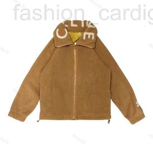 Diseñador de chaquetas para hombres Chaqueta Ce Otoño Invierno Nuevo escote Estampado de letras Toalla británica Bordado Pequeña insignia Camisas de franela Abrigo de lana de cordero para mujer Cremallera cálida