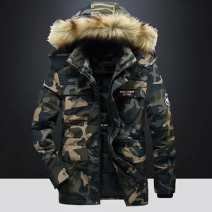 Herenjassen voor de winter Militaire Cargo Zip Up Camouflage Jas Mannen Dikke Warme Parka's Bont Capuchon Kleding Mode Oversize 4XL 5XL Jas 231202