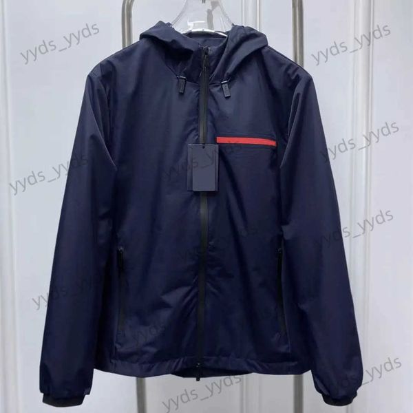 Vestes pour hommes Veste à capuche pour hommes Manteau de loisirs Tissu polymère Nylon Associé à une fermeture à glissière imperméable Coupe-vent Poitrine à rayures rouges injection d'âme T231123