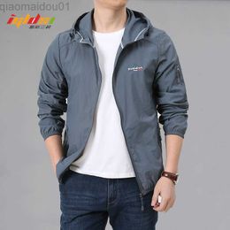 Chaquetas de los hombres Verano de los hombres Ligero Impermeable Secado rápido Chaqueta de piel táctica Chubasquero con capucha Cazadora delgada Protector solar Ejército Militar Escudo L230721