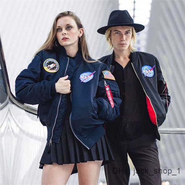 Chaquetas para hombres Grueso de invierno Retro Suelto Uniforme de béisbol Escudo Insignia NASA Bordado Piloto Air Army Chaquetas G975