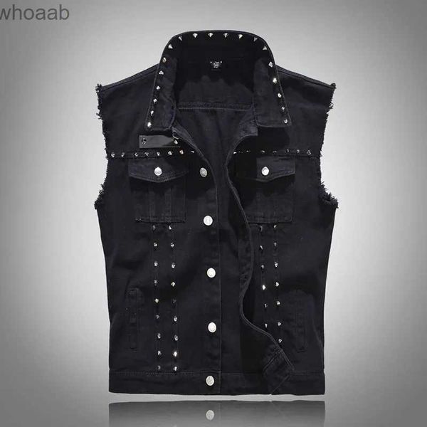 Chaquetas para hombres Nuevo 2023 Chaleco de mezclilla Hombres Punk Rock Remache Jeans negros Chaleco Moda Estilo de motocicleta Sin mangas Red Cowboy Gilet Coat Nuevo YQ231207