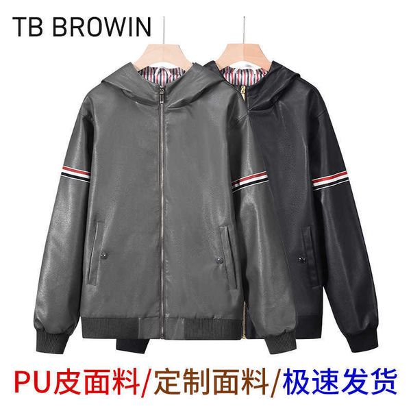 Chaquetas para hombre TB BROWIN nueva chaqueta de cuero para hombre chaqueta de cuero PU con capucha con chaqueta de cuero a rayas rojas, blancas y azules chaqueta de calle moderna