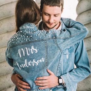 Chaquetas para hombres Parejas de bodas Chaquetas Jean Denim personalizado Novia con perlas Chaqueta Abrigos Regalo de novio personalizado Ropa de abrigo Vintage Otoño 231121