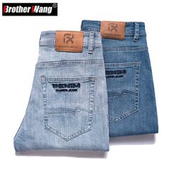 Heren jeans 2022 zomer nieuwe heren dunne witte gepolijste slanke jeans hoogwaardige casual mode rek katoen denim broek mannelijke merk broeken t221102