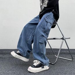 Jeans da uomo 2023 Cargo Streetwear Moda Casual Pantaloni a gamba larga Pantaloni in denim dritti da uomo semplici con tasche grandi giapponesi A53