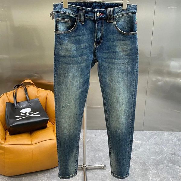 Jeans para hombres 2023 Moda Hombres Otoño Invierno Azul Casual Break Hole Skull Denim Pantalones Slim Fit Lápiz Pantalones