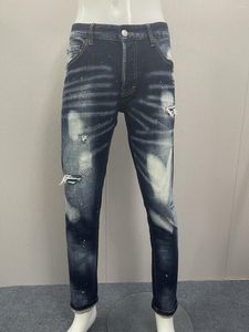 Jeans pour hommes 2023 Mode à la mode Slim Fit Couleur claire Patchs perforés Peinture Micro Élastique Encre Breaking Feet Pantalon