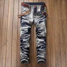 Jeans pour hommes 2023 haute qualité hommes décontracté enduit mince droit plissé Biker pantalon mâle Denim grande taille 42