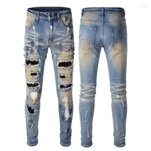 Jeans pour hommes 2023 Light Blue Street Mendiant Pantalon Hommes Y2K Détruit Graffiti Imprimer Rivet Patché Skinny Stretch Ripped Slim Fit Denim