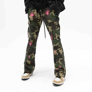 Jeans masculin 2023 Nouveau camouflage de mode Baggy Men de survêtement Chargo Flare Pant