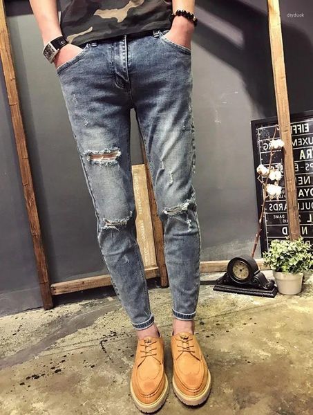 Jeans pour hommes 2023 Gros adolescents Denim Trendy Marque Pantalon court Coréen Trou Social Guy Harem Slim Crayon