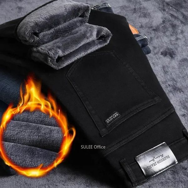 Jeans para hombres 2023 Hombres de invierno Negro Azul Estiramiento recto Denim Pantalones de terciopelo grueso Cálido Casual Línea de lana Pantalones Masculino Plus Tamaño 231218