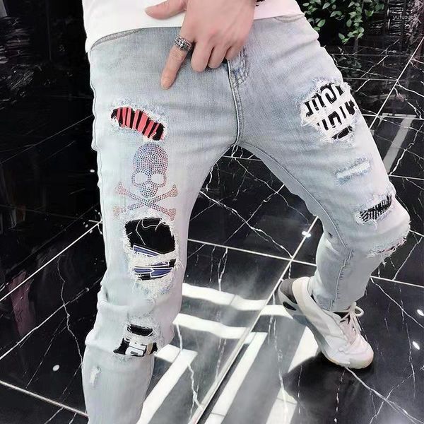 Jeans para hombres 2023Mens Ripped Patchwork Stretch Slim Fit Pantalones Perforación Skull Street Moda Hombres Denim Punk Pantalones Vaqueros Hombre