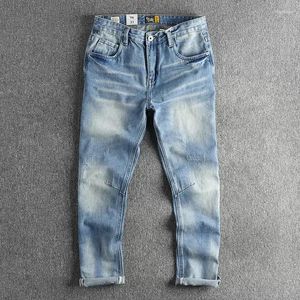 Jeans pour hommes 2024 bleu clair fond blanc coupe tridimensionnelle petite jambe droite pantalon de jeunesse à la mode 3