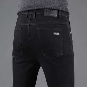 Jeans masculins 2024 New Mens Black Jeans Ultra mince Fashion coréenne Mode serrée élastique Mentide Mentide Full Longueur Jeans élastique pantalon Q240525