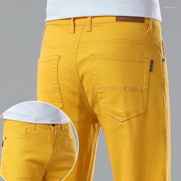 Jeans para hombres 2024 Primavera Negro Moda Casual Negocios Rectos Pantalones de mezclilla elásticos Pantalones de marca masculina Blanco Rojo Amarillo Rosa