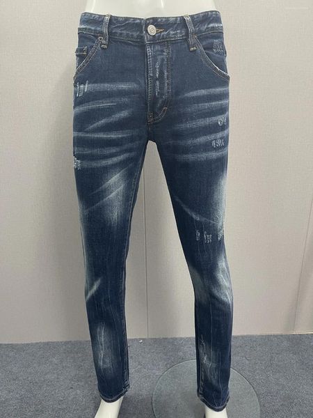 Jeans para hombres 2024 Primavera / Verano Moda Lavado y desgastado Parche de agujero Tinta moteada Corte 3D Pies pequeños Gris para hombres