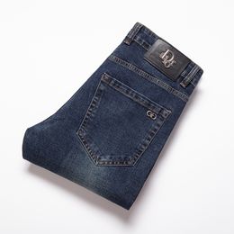 Jeans para hombres Otoño Invierno Hombres Slim Fit European American TBicon Marca de gama alta Pantalones rectos pequeños (201-216 delgados) F245-0