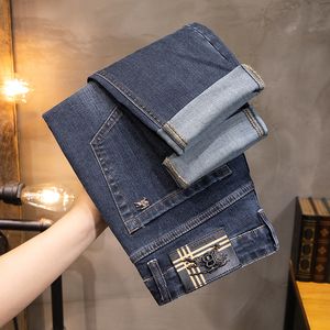 Jeans para hombres Otoño Invierno Hombres Slim Fit European American TBicon Marca de gama alta Pantalones rectos pequeños (201-216 delgados) F239-9