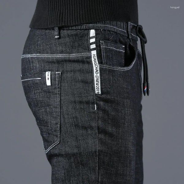 Jeans para hombres Black Skinny Men Slim Fit Cintura elástica Denim para Corea Estilo Lápiz Pantalones 2024 Primavera Verano