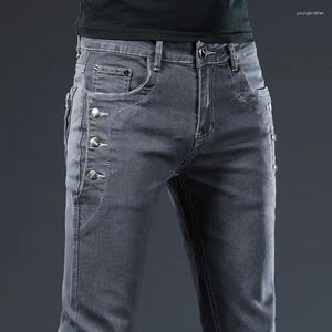 Marque de jeans masculine Cool Korean Denim Design Cotton Pants décontractés Elastic Slim Fit Daily Pendentif