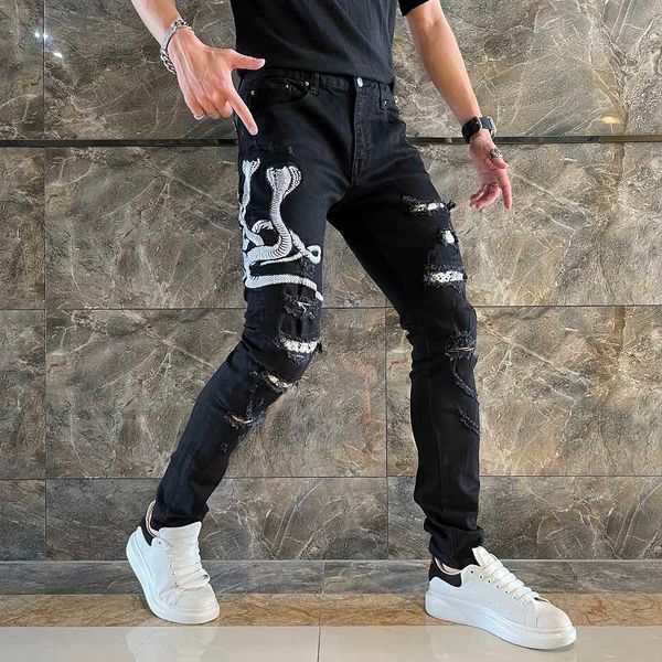 Jean homme Chaopai broderie Cobra porté coupe slim petit pied jean de rue homme gros trou de dommage pantalon peau de serpent