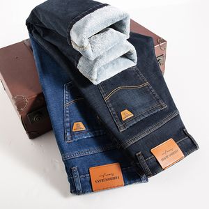 Jeans para hombres Estilo clásico Invierno Fleece Cálido Recto Negocio Moda Algodón Denim Pantalones elásticos Pantalones gruesos Masculino Negro Azul 220923