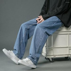 Jean masculin confortable denim pour les hommes pantalon de jambe large à jambes droites lavée au printemps