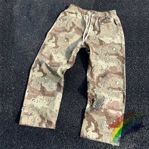 Jeans masculins du désert camouflage Pantalon de journalisation fonctionnelle des hommes meilleurs streetwear unisex lavé jogger à cordon de survêtement j240409