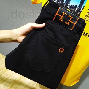 Pantalones vaqueros de diseñador para hombre, color negro puro, estilo otoñal, cómodos, elásticos, ajustados, pies pequeños, pantalones de felpa a la moda, O77W