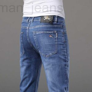 Jeans pour hommes designer 2022 printemps et été marque de mode pour hommes brodés petit tube droit jeans pantalon européen léger luxe décontracté WQ26