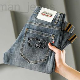 Jeans pour hommes designer 2022 printemps jeans pour hommes version coréenne taille moyenne petit pied slim fit léger extravagant coton élastique polyvalent pantalon jeunesse LSJF KAE6
