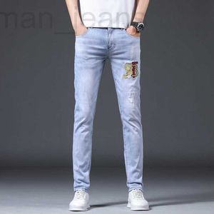 Heren Jeans ontwerper 2022 zomer modemerk geborduurde jeans heren lichte kleur veelzijdige slim fit voeten elastische blauwe lange broek N7QH