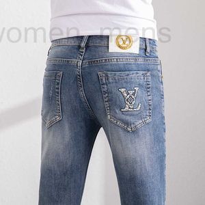 Jeans pour hommes Designer 2023 Européen Slim Fit Pieds élastiques pour hommes Couleur claire Imprimé Coréen Casual Pantalons longs pour hommes Tendance 1SCT