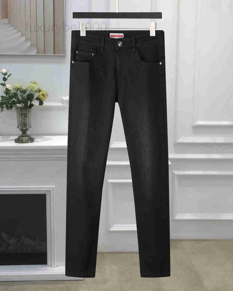 Jeans pour hommes Designer 2023 dernière liste jeans skinny pour hommes rouge Étiquette à motif vert Imprimé floral Pantalon en denim Broderie Mode pour hommes Hip Hop Taille 29-40 3OG1